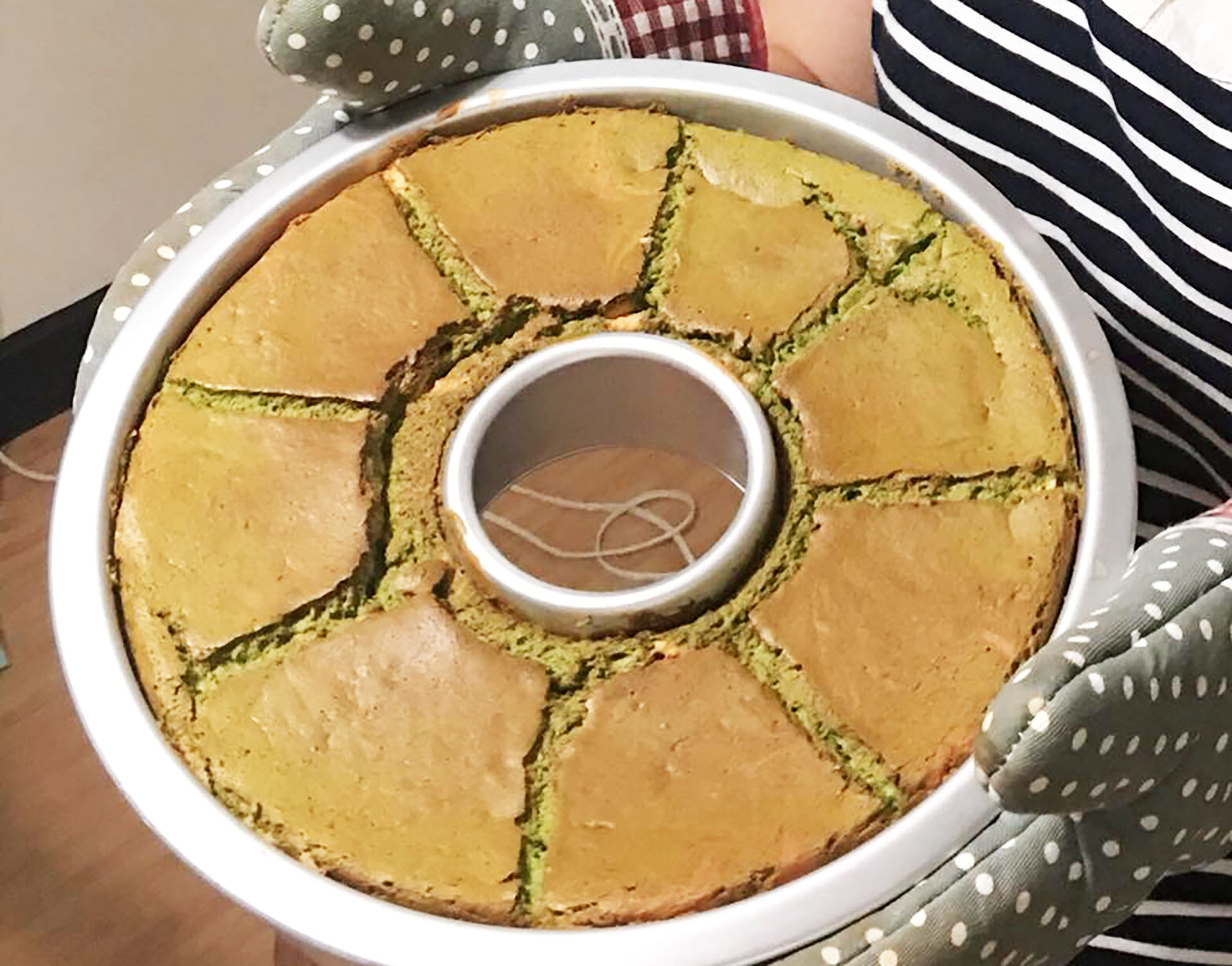 10 inch matcha chiffon-07 baked