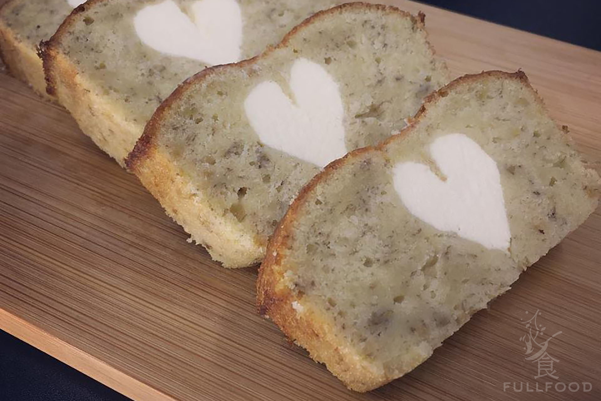 cream cheese banana cake - feat