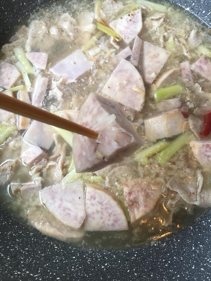 taro pork rice noodle soup08