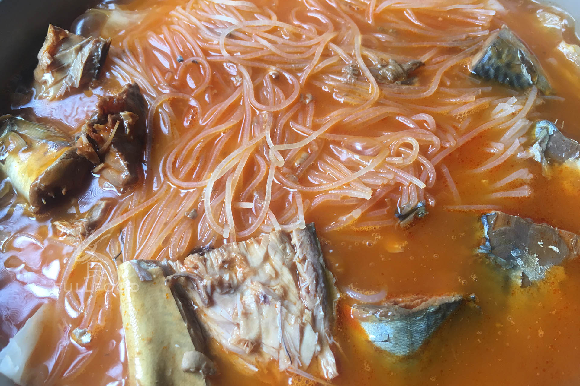 tomato mackerel rice noodle soup-feat