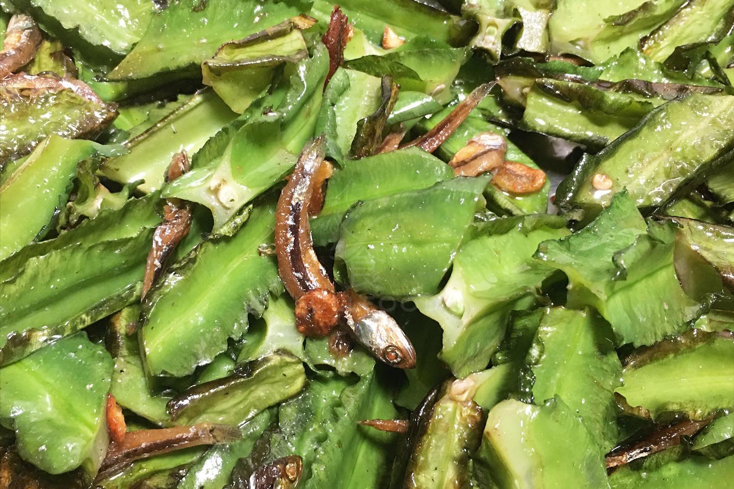 winged beans with clove fish feat